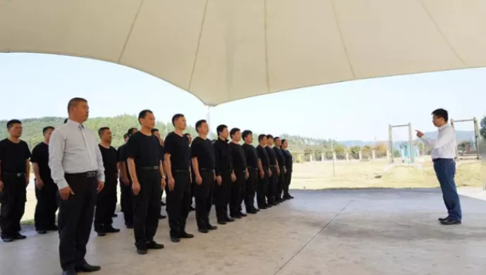 鷹潭長(zhǎng)運(yùn)、公交組建防恐維穩(wěn)應(yīng)急隊(duì)并開展拓展訓(xùn)練