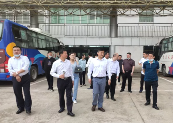 占梁一行蒞臨鷹潭長運、鷹潭公交檢查指導(dǎo)工作
