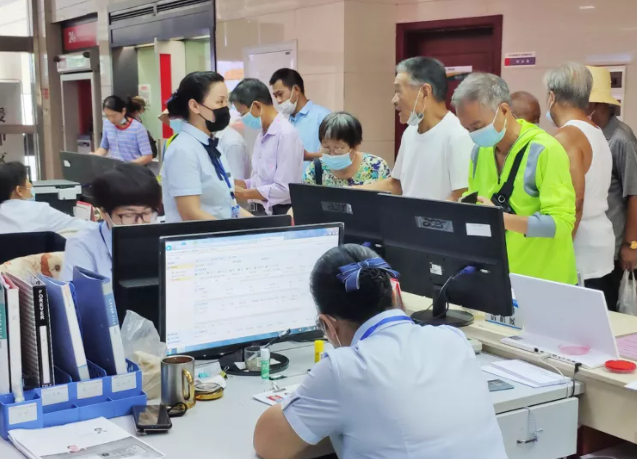 吉安公交：刷“軍優(yōu)卡”免費(fèi)乘坐公交車(chē)