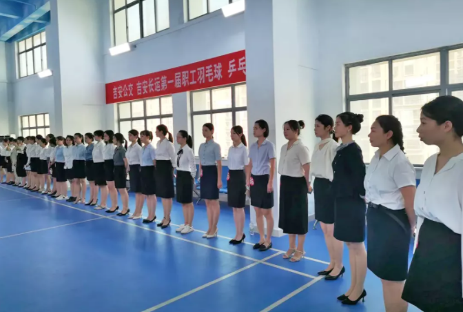 吉安長(zhǎng)運(yùn)招聘吉安高鐵西站、井岡山機(jī)場(chǎng)至井岡山景區(qū)旅游巴士直通專(zhuān)線導(dǎo)乘員