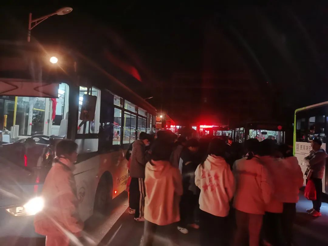 景德鎮(zhèn)長(zhǎng)運(yùn):樂(lè)平中專學(xué)校直通公交車(chē)受歡迎
