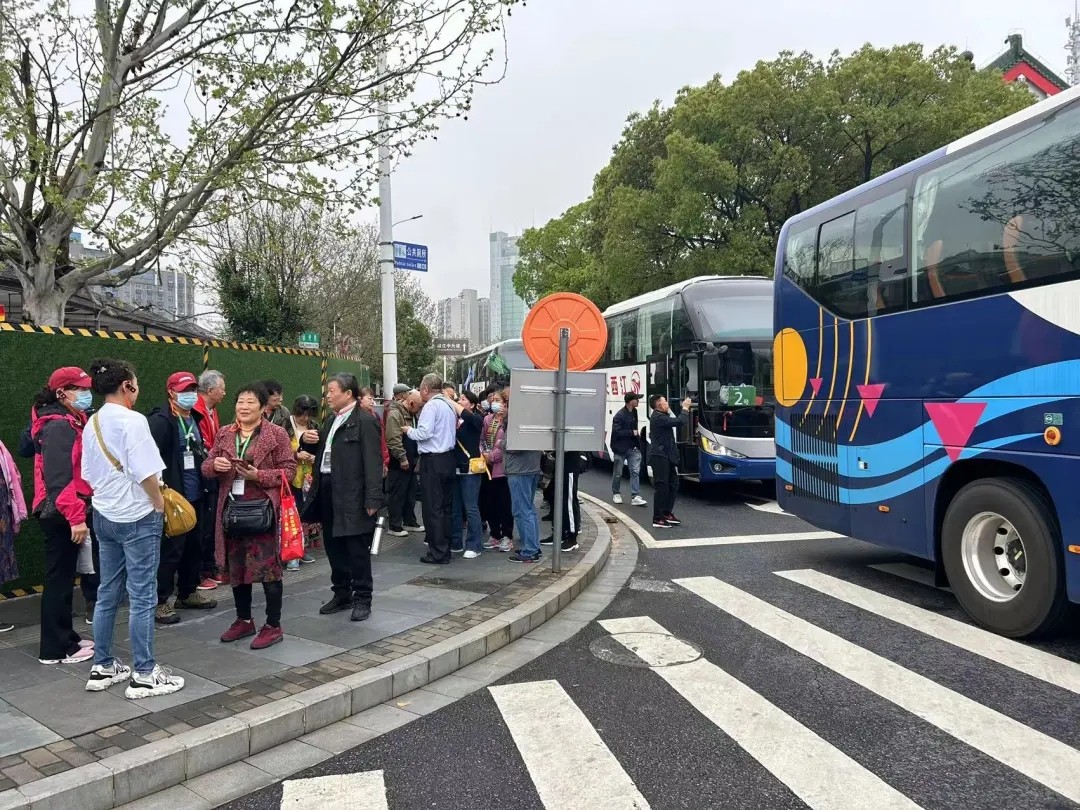 都市城際公交:承接長期旅游用車業(yè)務