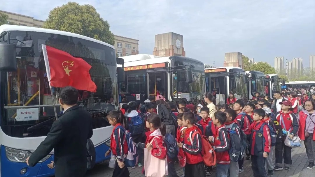馬鞍山長客:含山長運助力環(huán)峰第四小學(xué)春游活動圓滿成功