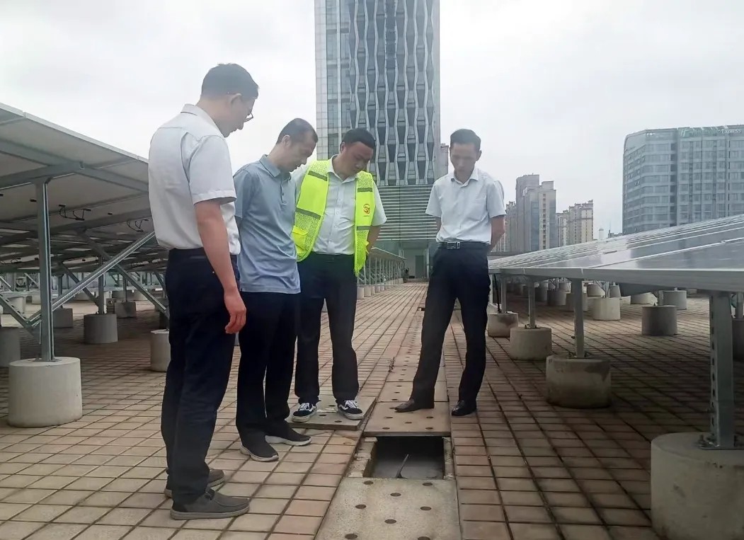 都市城際公交:開(kāi)展暴雨、強(qiáng)對(duì)流等惡劣天氣的督查