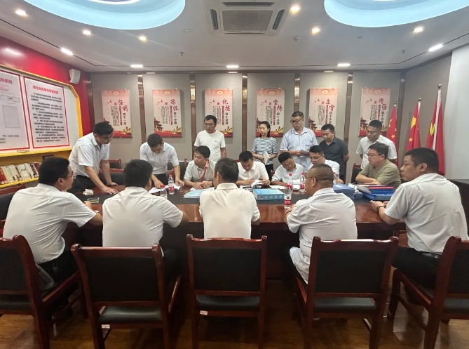 都市城際公交 南昌交投集團(tuán)安全專(zhuān)家檢查組檢查安全、機(jī)務(wù)工作