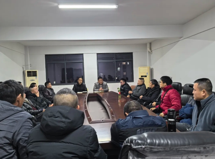 鄱陽(yáng)長(zhǎng)運(yùn) 公交旅游分公司組織開(kāi)展12月份駕駛員安全教育培訓(xùn)
