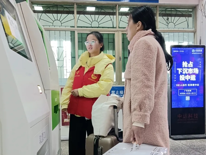 撫州長運:溫暖護航 春運志愿者的堅守