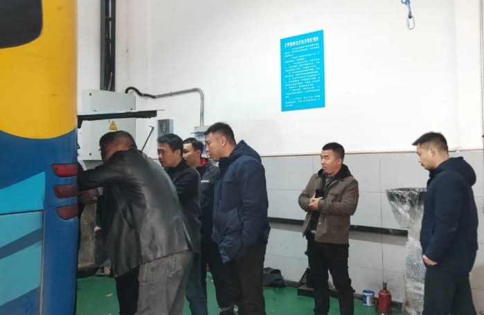 都市城際公交：省、市、區(qū)聯(lián)合開展老舊車輛隱患排查工作檢查與指導(dǎo)