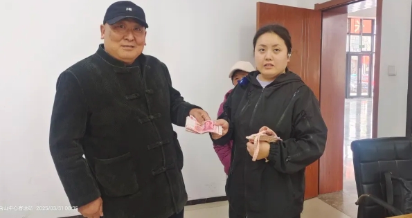 馬鞍山長客：拾金不昧小舉動 彰顯人大代表風(fēng)采
